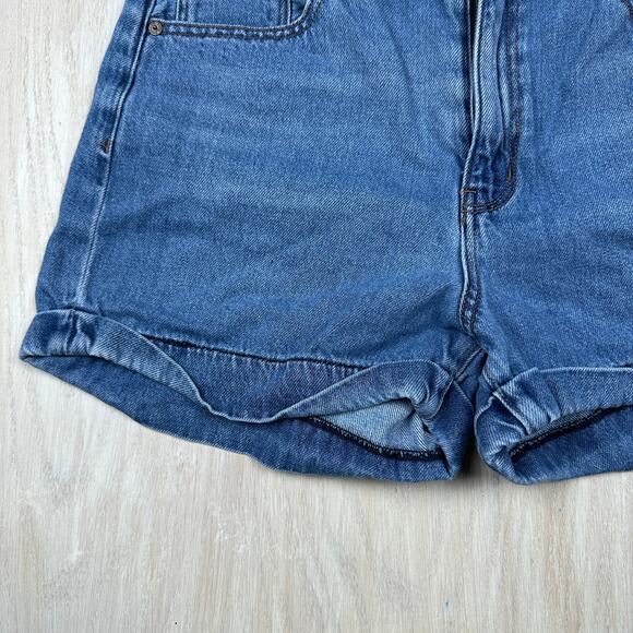 American Eagle Mom Short High Waisted Blue Medium Wash Denim Jean Shorts 10 - Picture 4 of 13